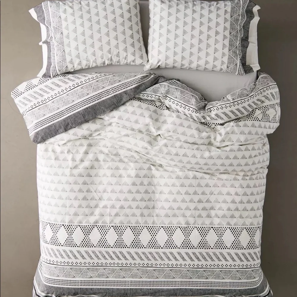 Urban outfitters Amira Duvet twin